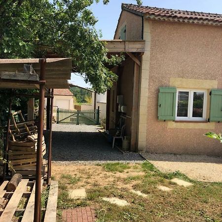gîte au soleil Euzet Extérieur photo