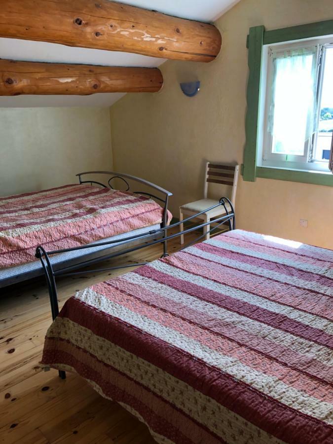 gîte au soleil Euzet Extérieur photo